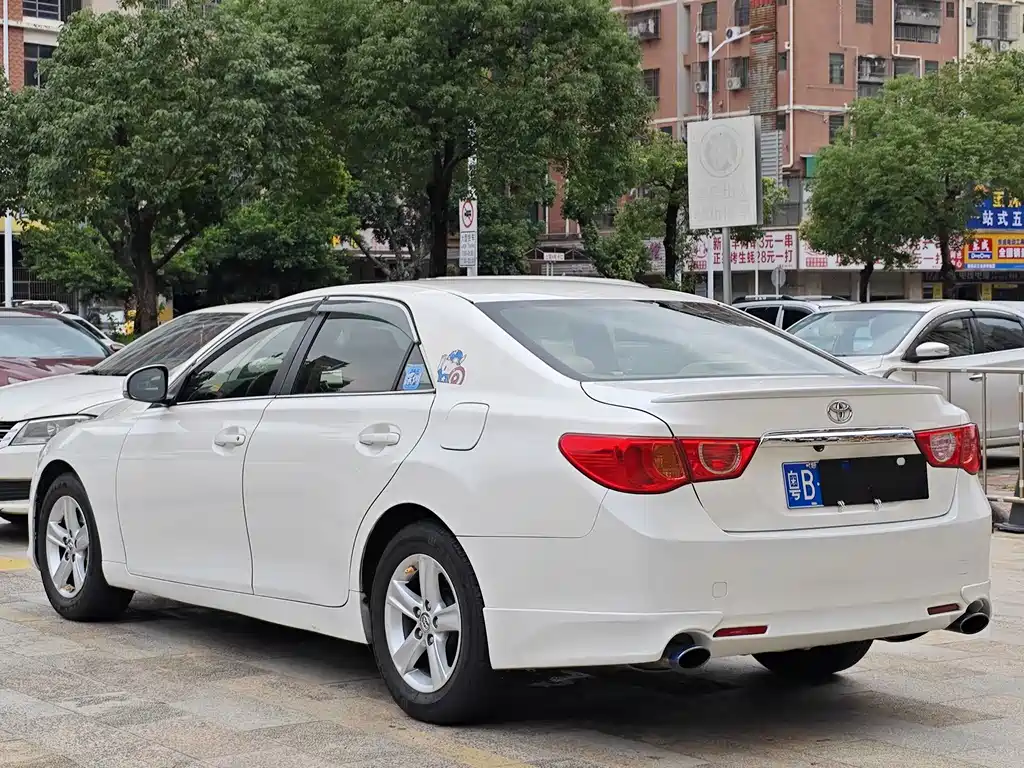 Toyota Reiz — миниатюра 12