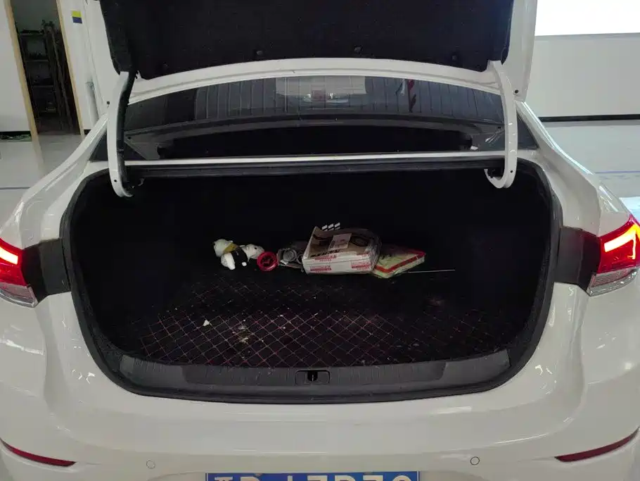 Buick Excelle — миниатюра 4