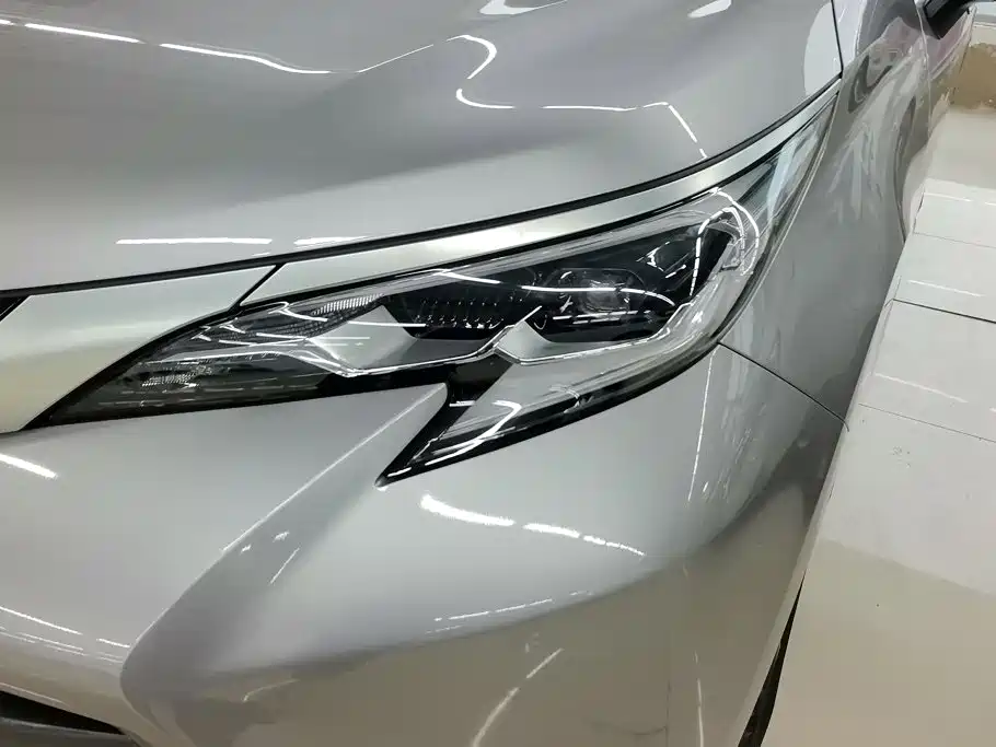 Toyota Sienna — миниатюра 5
