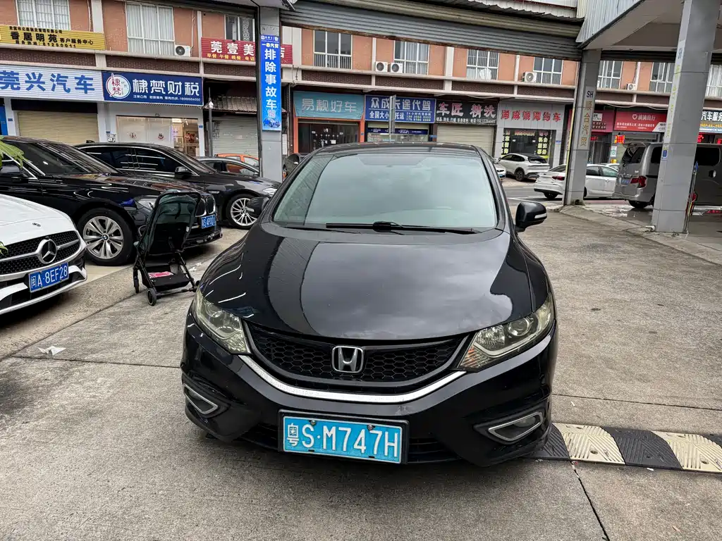 Honda Jade 2013 1.8L AT Comfort 5 мест