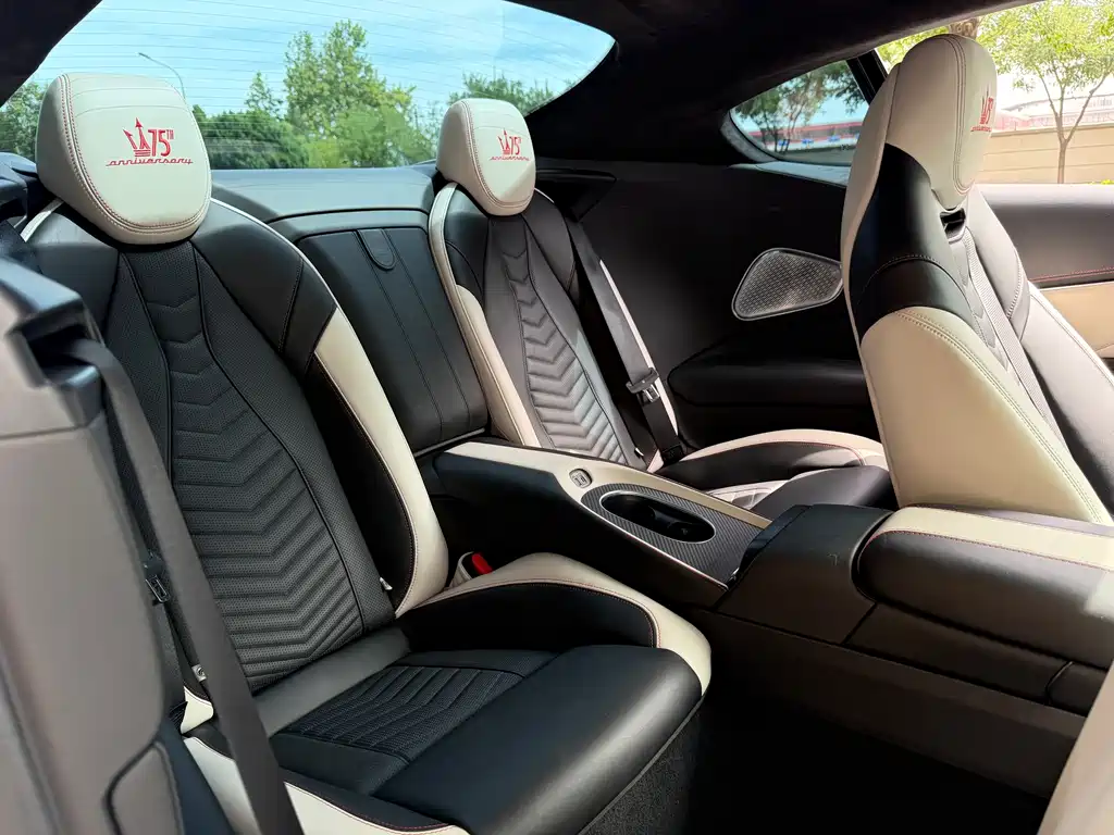 Maserati GranTurismo — миниатюра 11