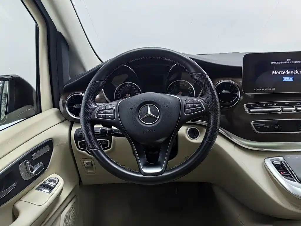 Mercedes-Benz V-Class — миниатюра 11