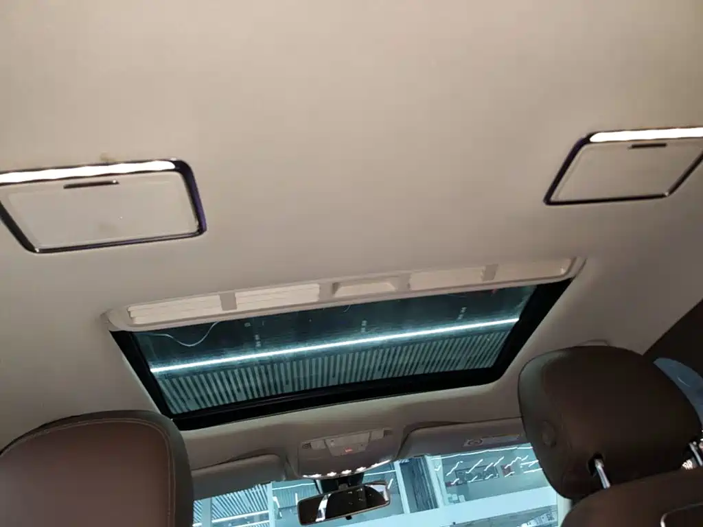 Mercedes-Benz E-Class — миниатюра 18