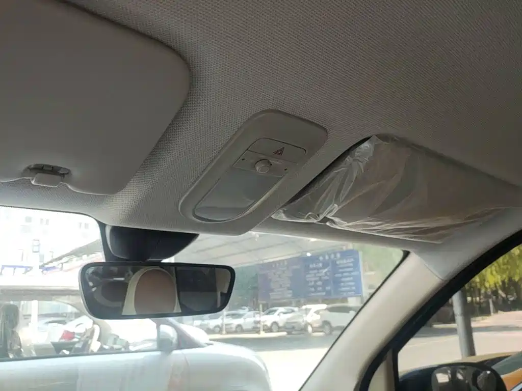 Wuling MINIEV — миниатюра 18