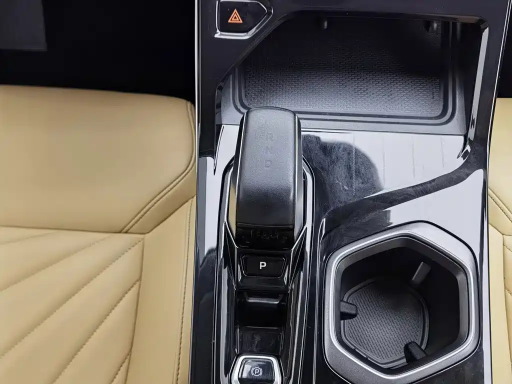 Geely Boyue L — миниатюра 13