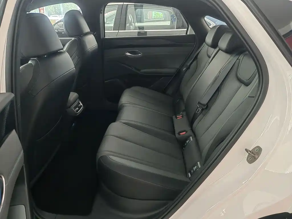 BYD Qin L — миниатюра 11