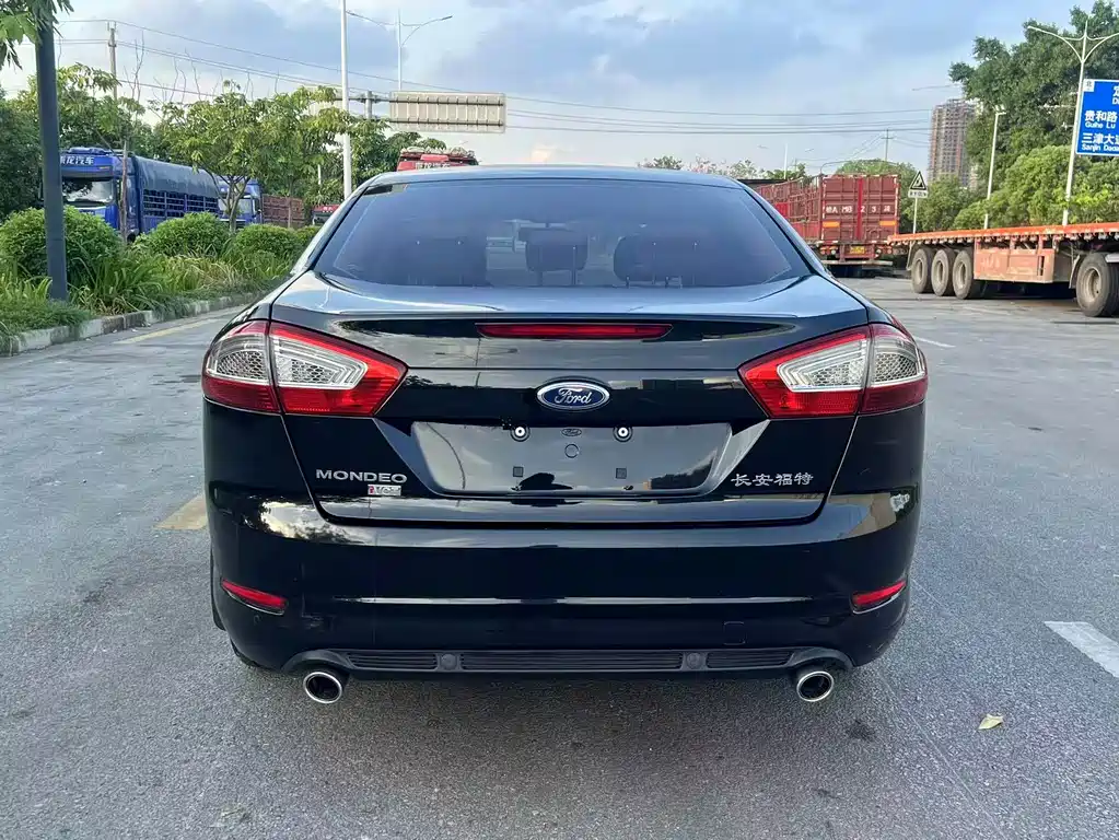 Ford Mondeo — миниатюра 5