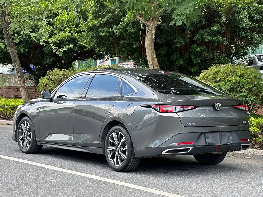Changan Yida — миниатюра 4