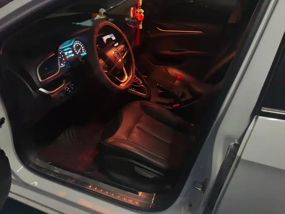 Buick Excelle — миниатюра 9