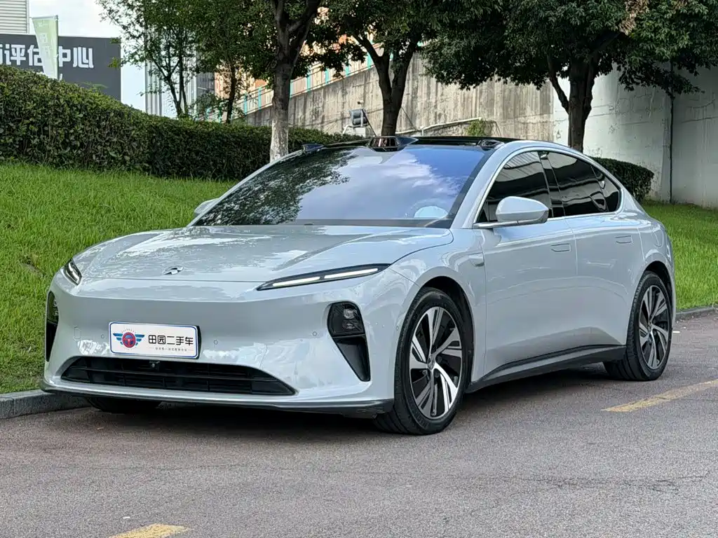 NIO ET5