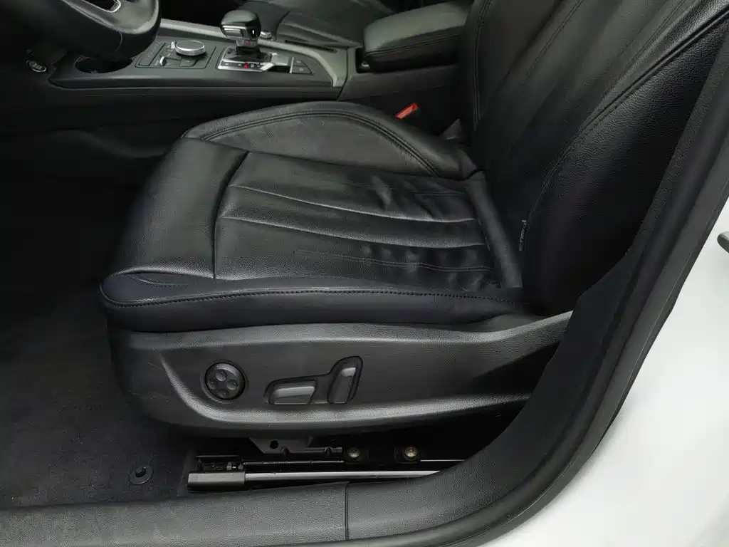 Audi A4L — миниатюра 20