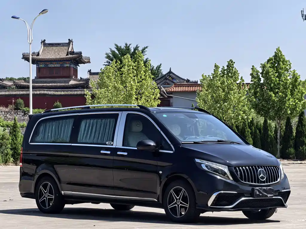 Mercedes-Benz Vito 2021 2.0T Elite 7 мест