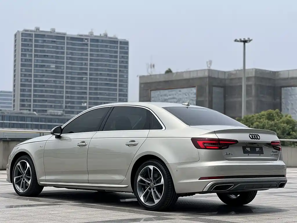 Audi A4L 2019 40 TFSI Fashion VI