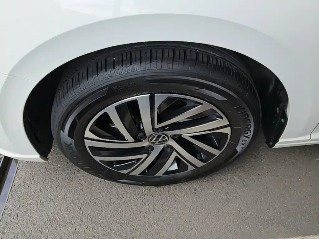 Volkswagen Lavida — миниатюра 23