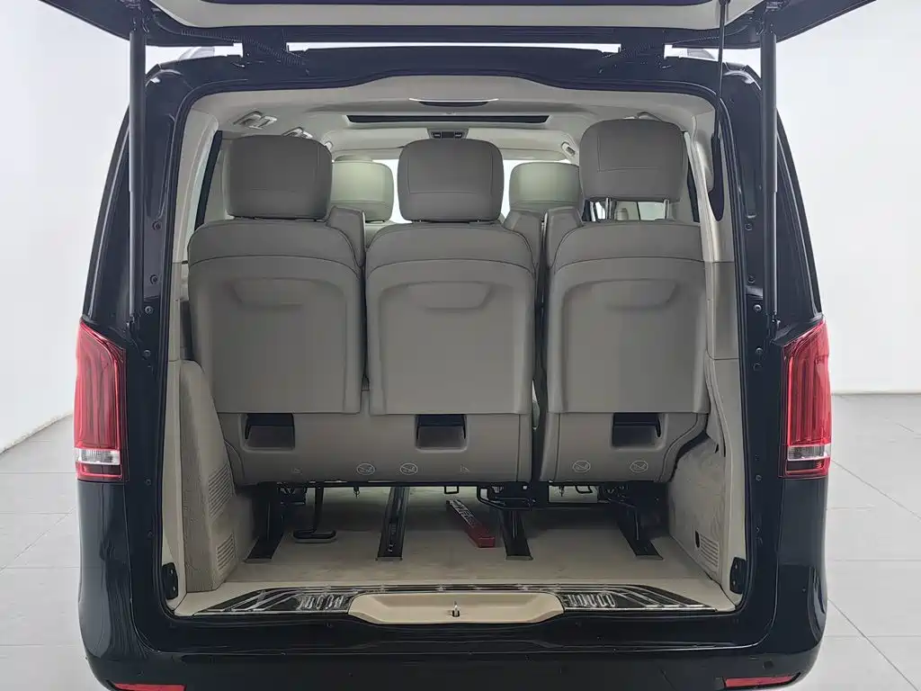 Mercedes-Benz V-Class — миниатюра 16