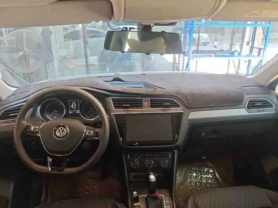 Volkswagen Tiguan L — миниатюра 2