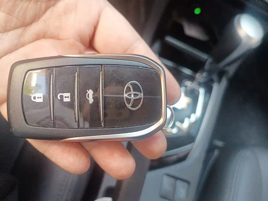 Toyota Corolla — миниатюра 12