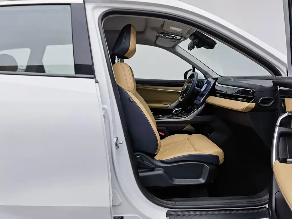 Geely Boyue L — миниатюра 23