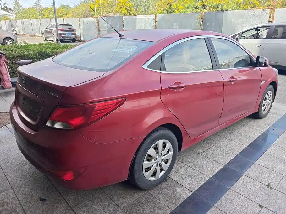 Hyundai Verna — миниатюра 3