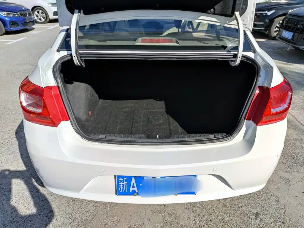 Chevrolet Cruze — миниатюра 16