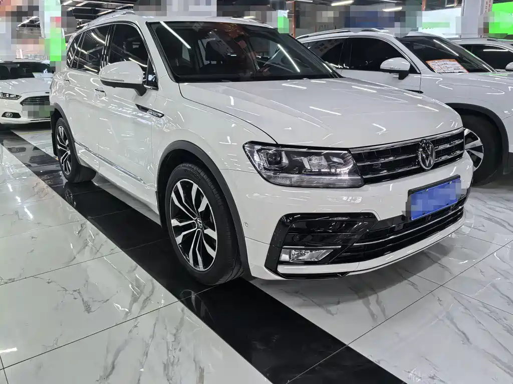 Volkswagen Tiguan L L 2021 330TSI AT R-Line