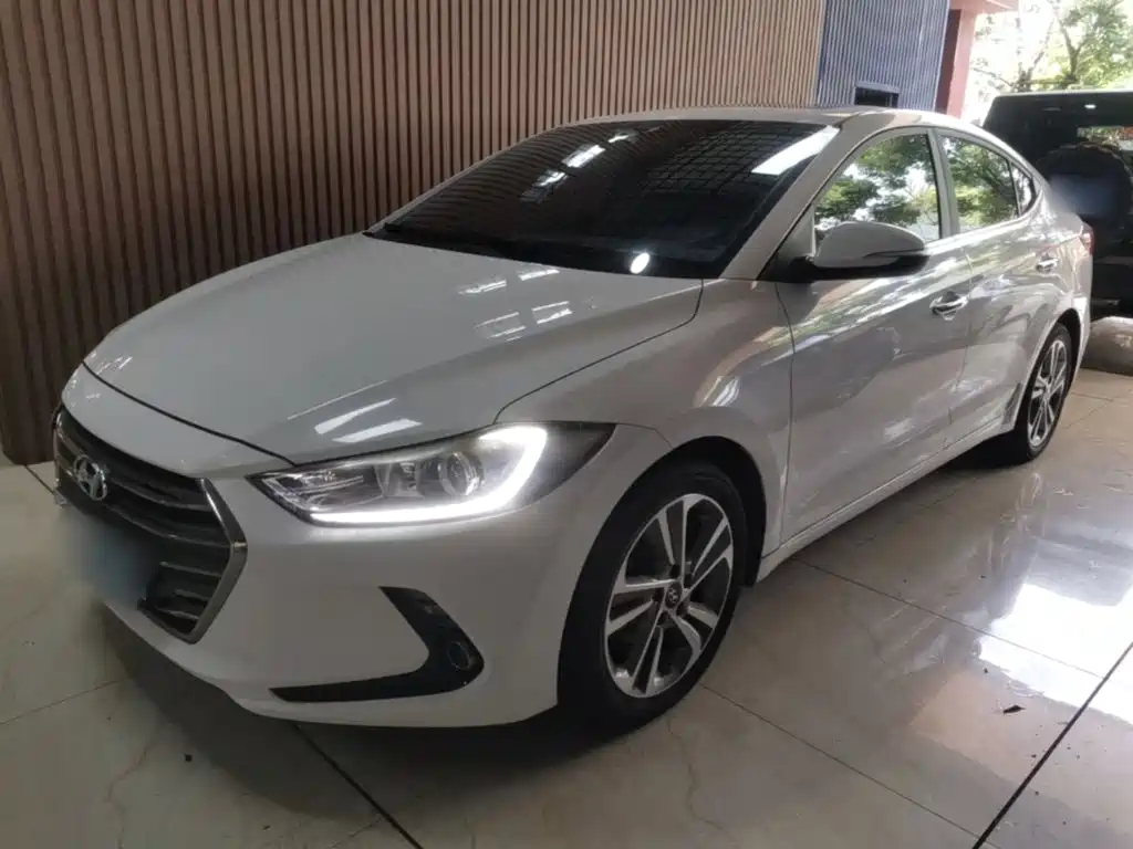 Hyundai Elantra — миниатюра 2