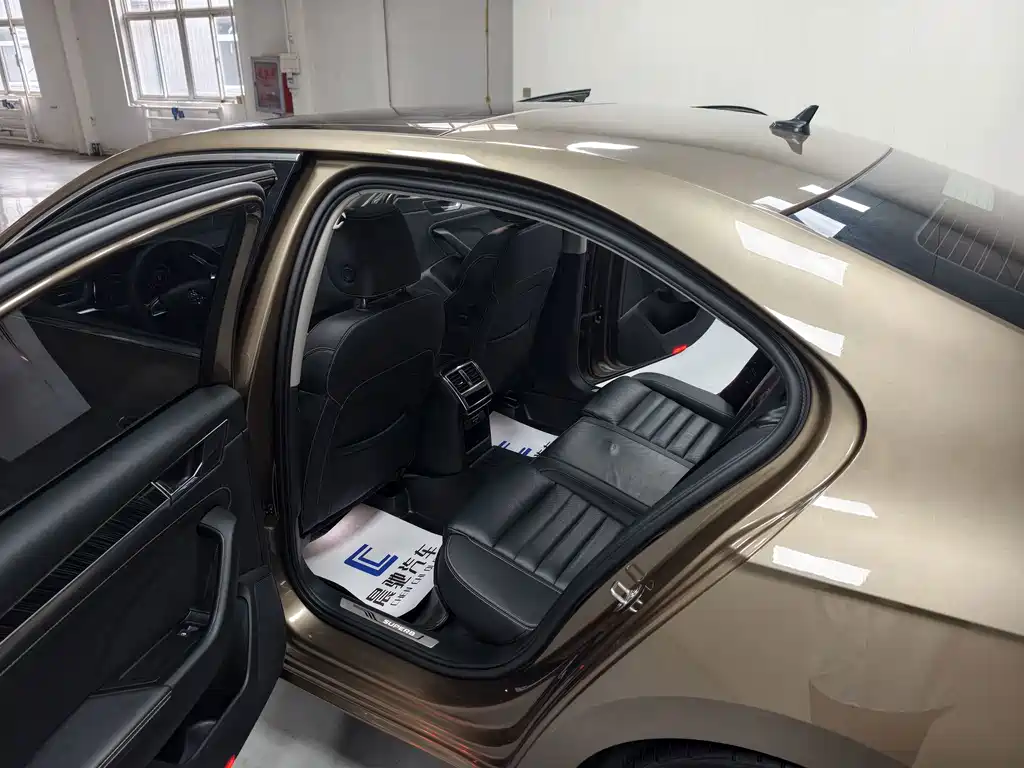 Skoda Superb — миниатюра 16