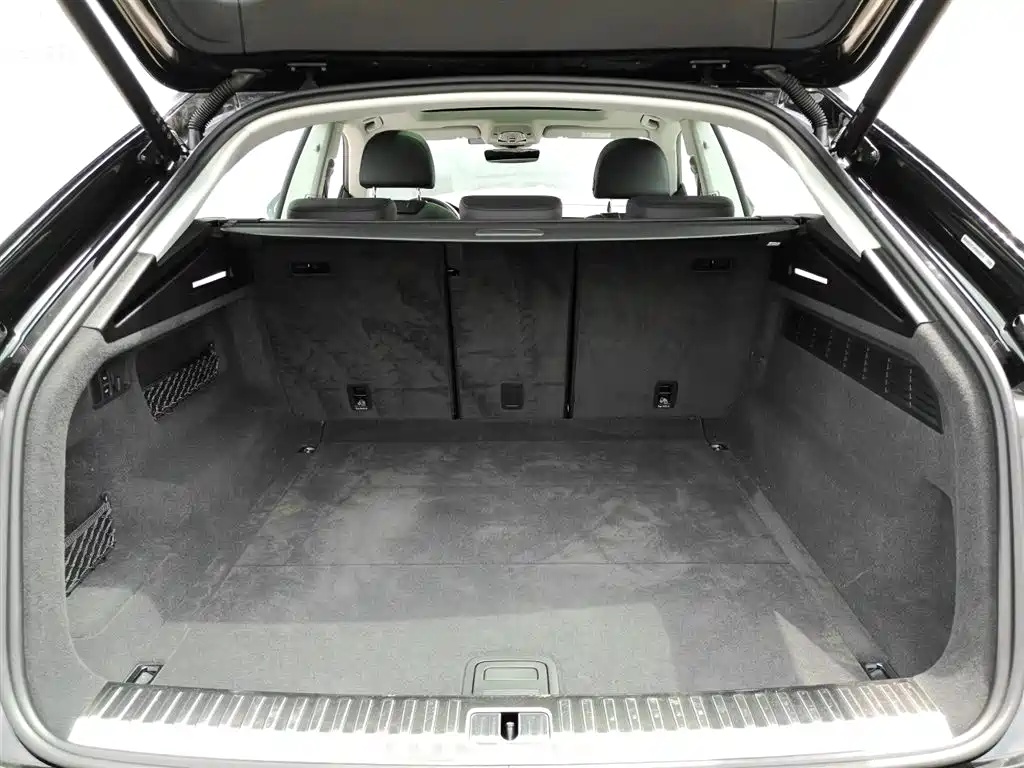 Audi Q8 — миниатюра 25