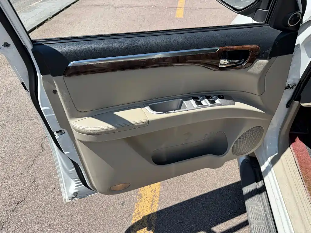 Mitsubishi Pajero Sport — миниатюра 6