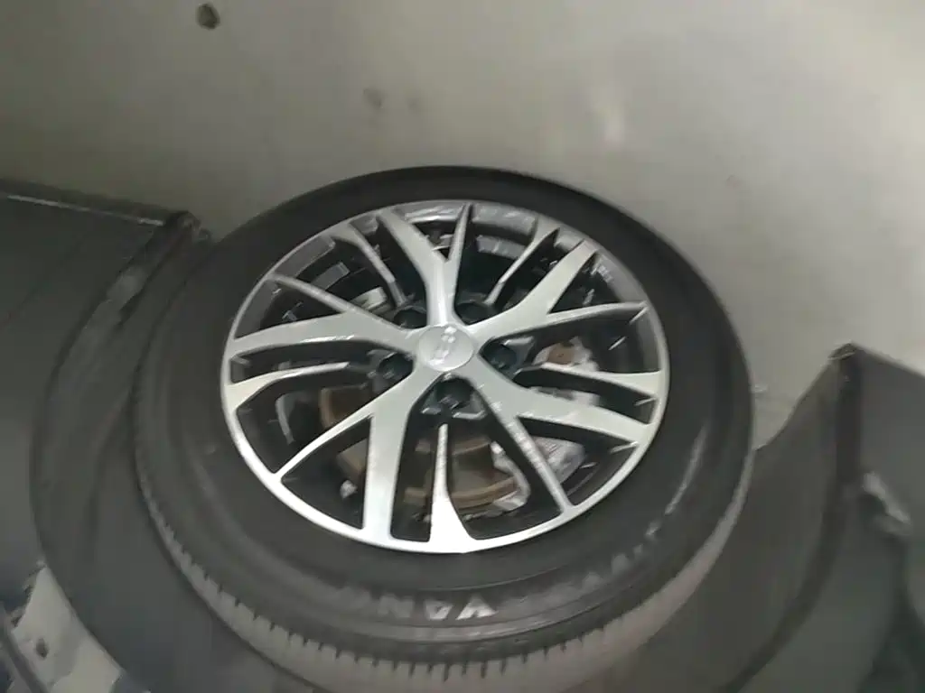 Geely Emgrand — миниатюра 23