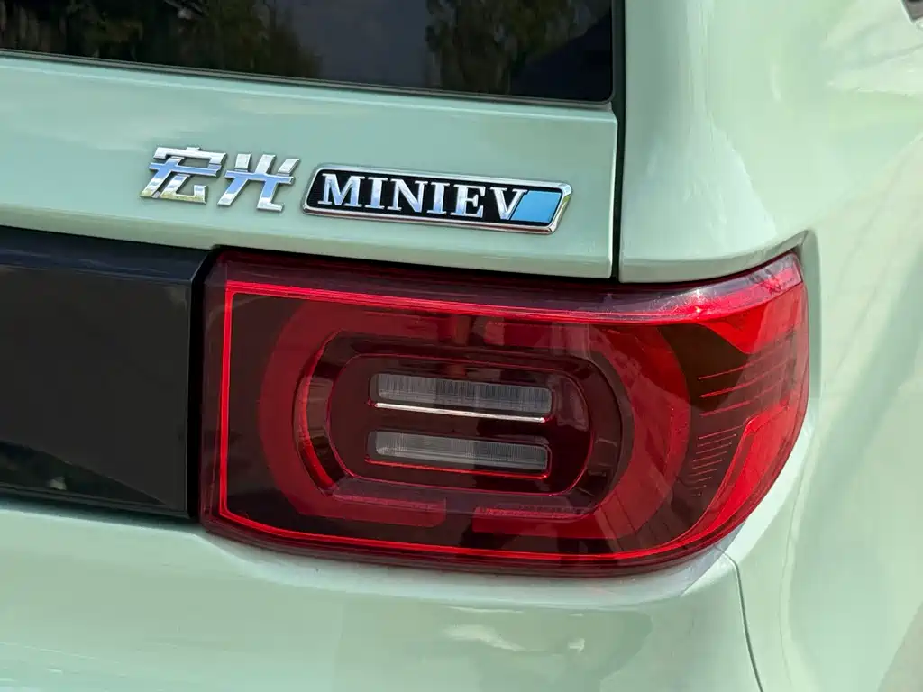 Wuling MINIEV — миниатюра 11