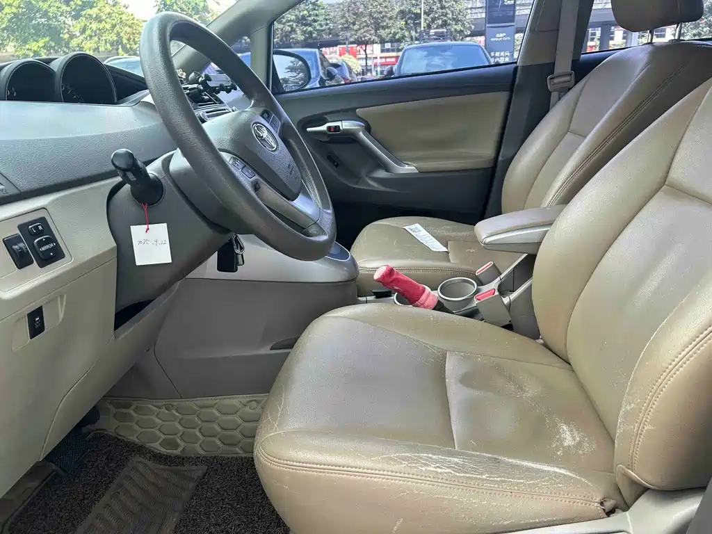 Toyota Verso — миниатюра 7
