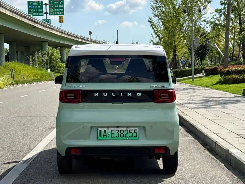 Wuling MINIEV — миниатюра 8