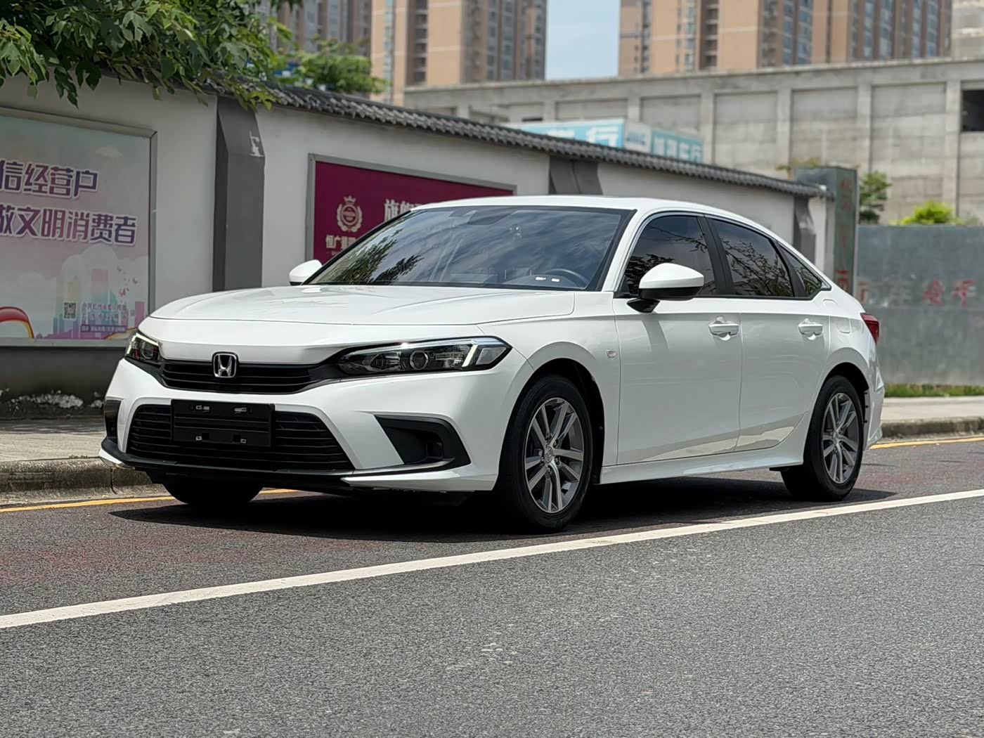 Honda Civic 1.5 л 2023 г. Белый, пробег 41000 км