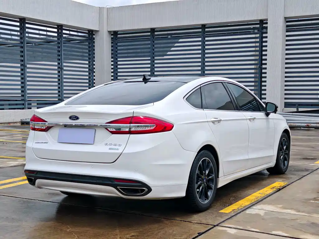 Ford Mondeo — миниатюра 7
