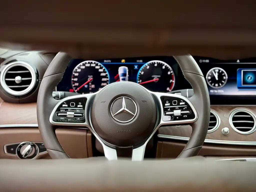 Mercedes-Benz E-Class — миниатюра 15