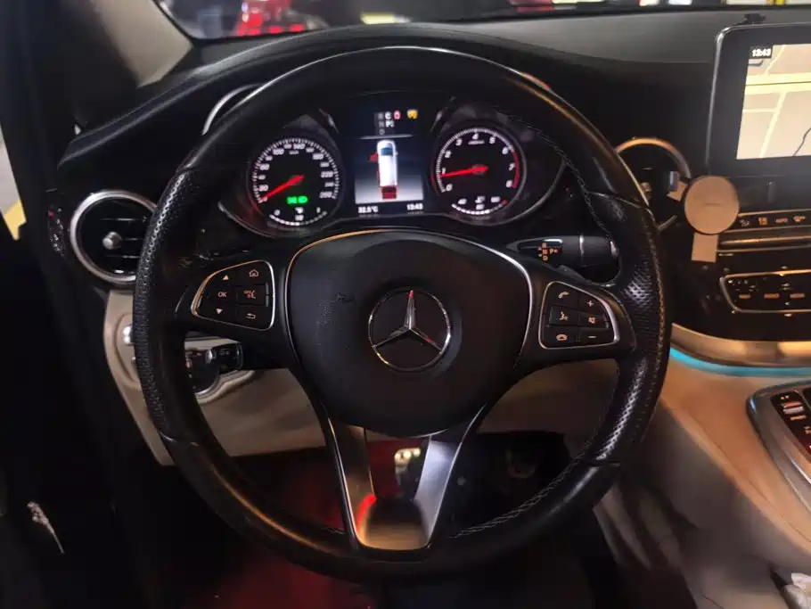 Mercedes-Benz V-Class — миниатюра 15