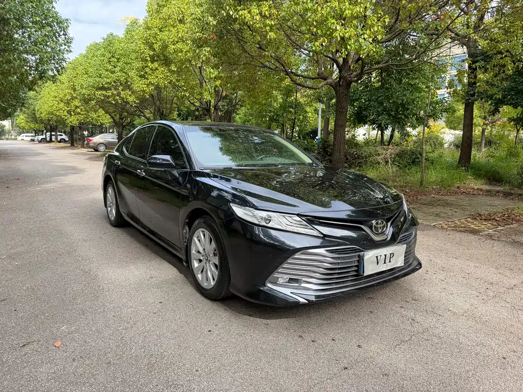 Toyota Camry — миниатюра 2