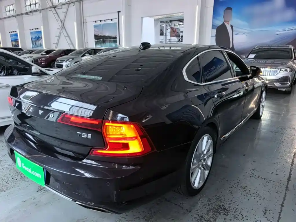 Volvo S90 — миниатюра 7