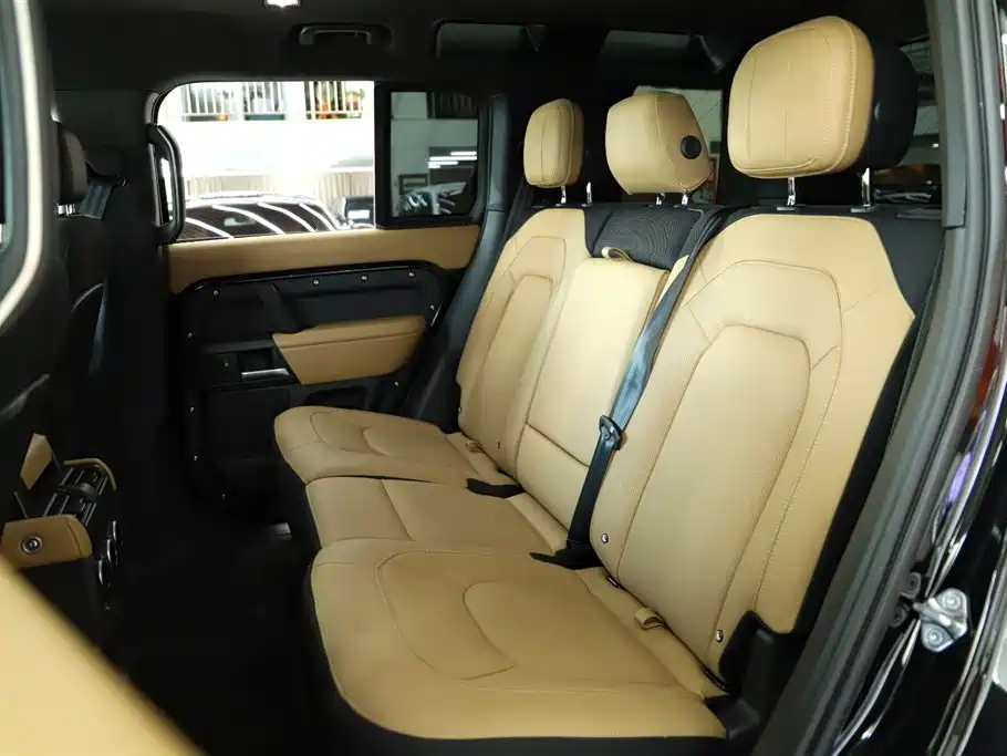 Land Rover Land Rover Defender 2025 110 3.0T P400 X-Dynamic HSE