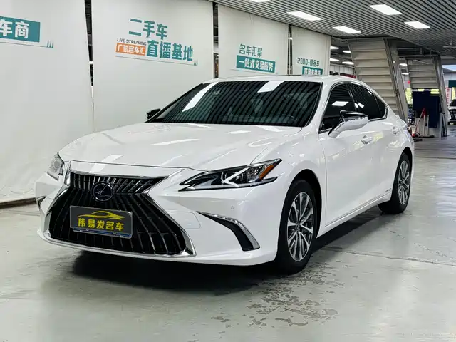 LEXUS  ES 2022