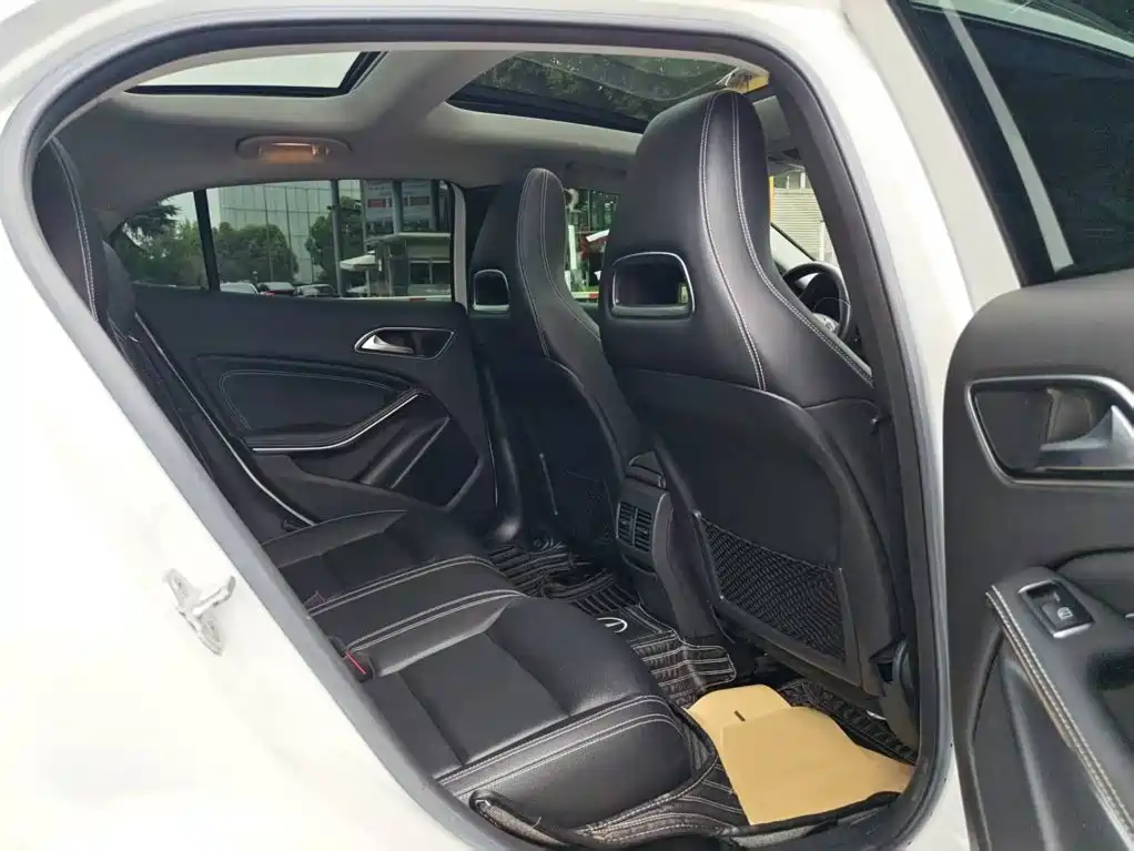Mercedes-Benz GLA — миниатюра 24