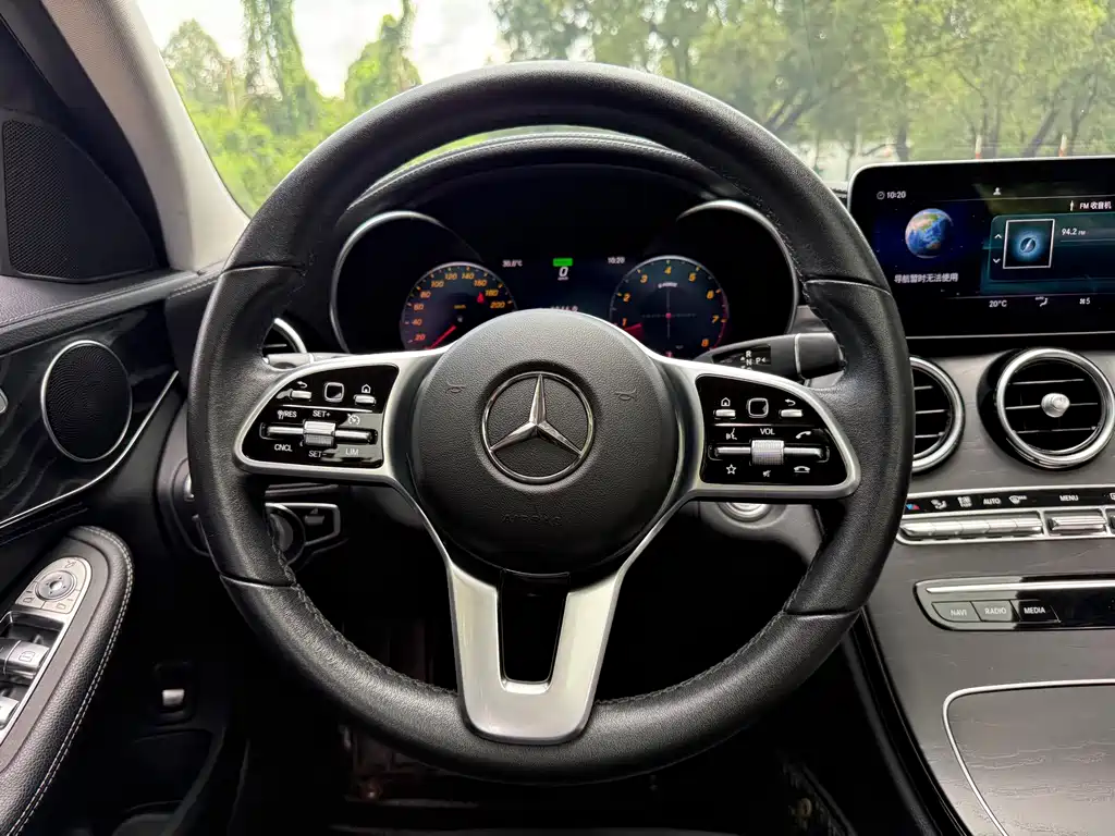 Mercedes-Benz C-Class — миниатюра 11