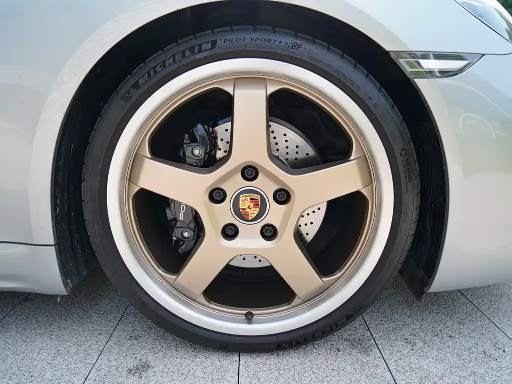 Porsche 718 2021 Boxster 2.5T 25