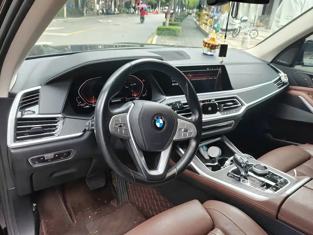 BMW X7 — миниатюра 8