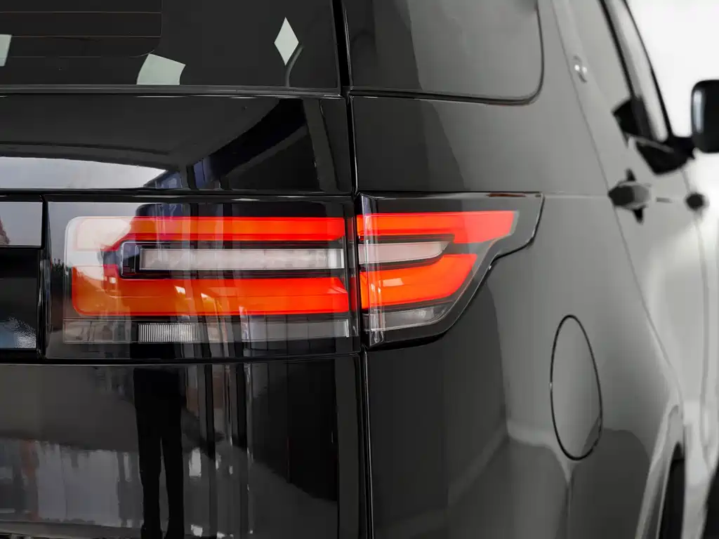 Land Rover Discovery — миниатюра 8