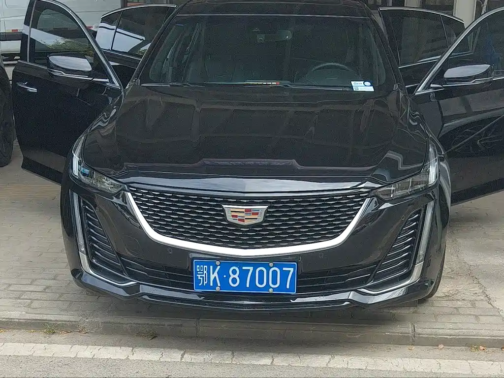 Cadillac CT5 — миниатюра 2