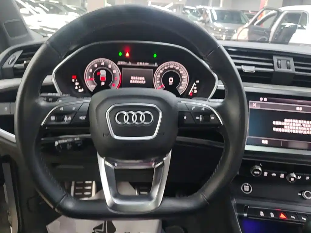 Audi Q3 — миниатюра 11