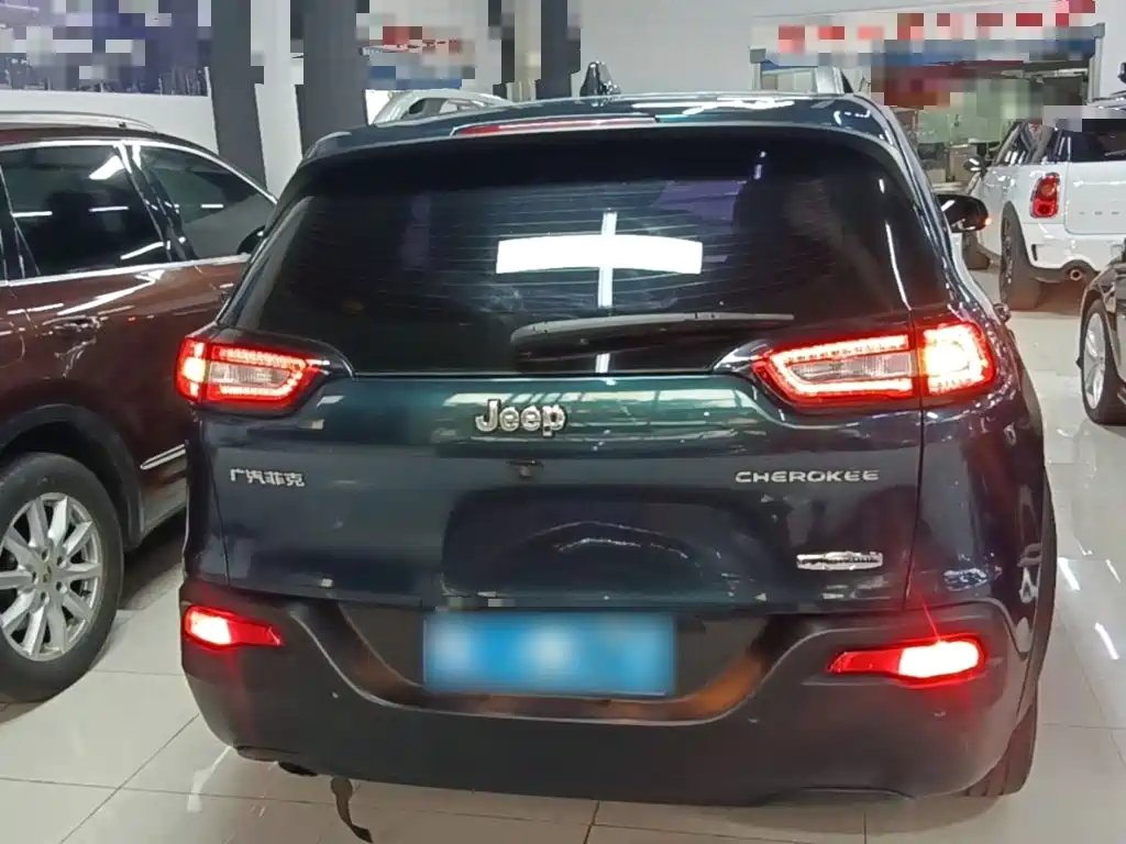 Jeep Cherokee — миниатюра 6