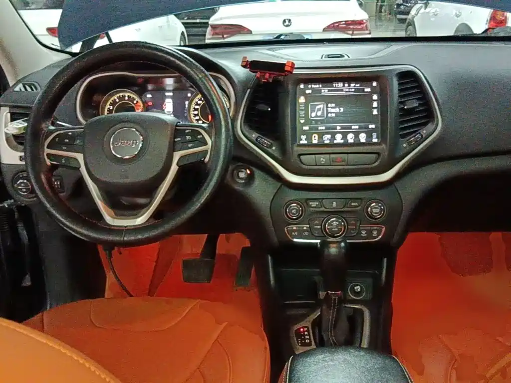 Jeep Cherokee — миниатюра 10